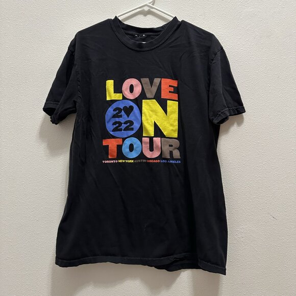Harry Styles Love on Tour 2022 USA Tour T-Shirt Size Large - Picture 1 of 3